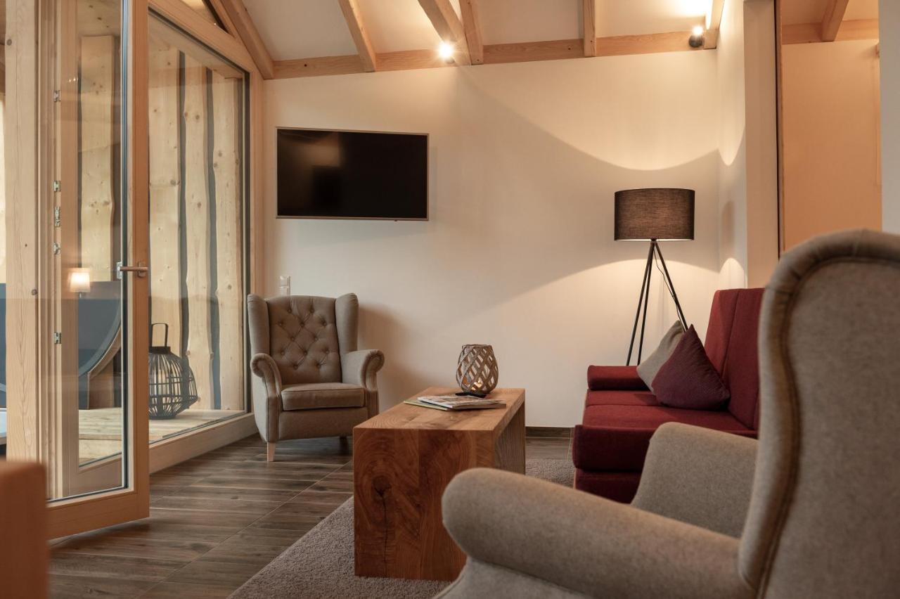Forstgut - Premium Waldchalets Und Lodge Suiten Regen Luaran gambar
