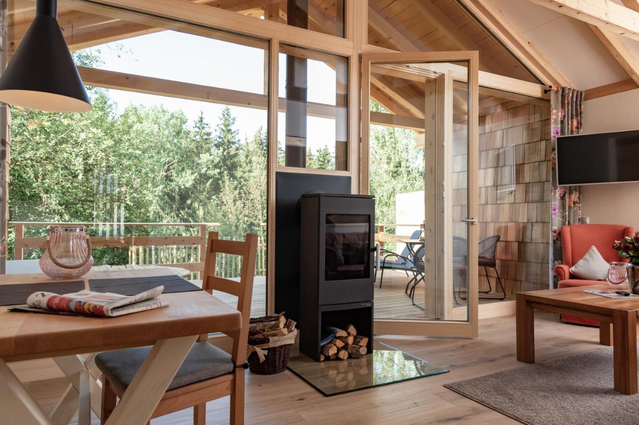 Forstgut - Premium Waldchalets Und Lodge Suiten Regen Luaran gambar