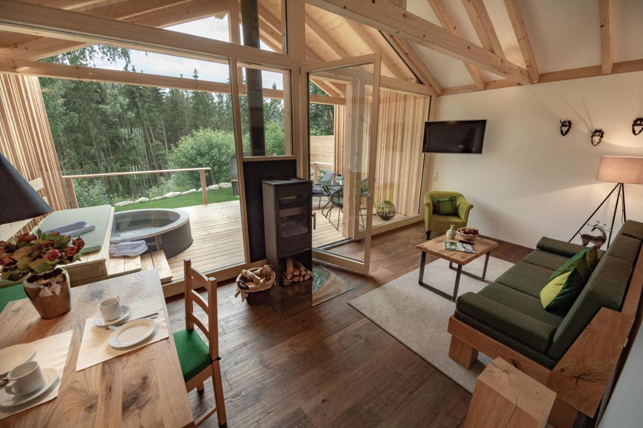 Forstgut - Premium Waldchalets Und Lodge Suiten Regen Luaran gambar