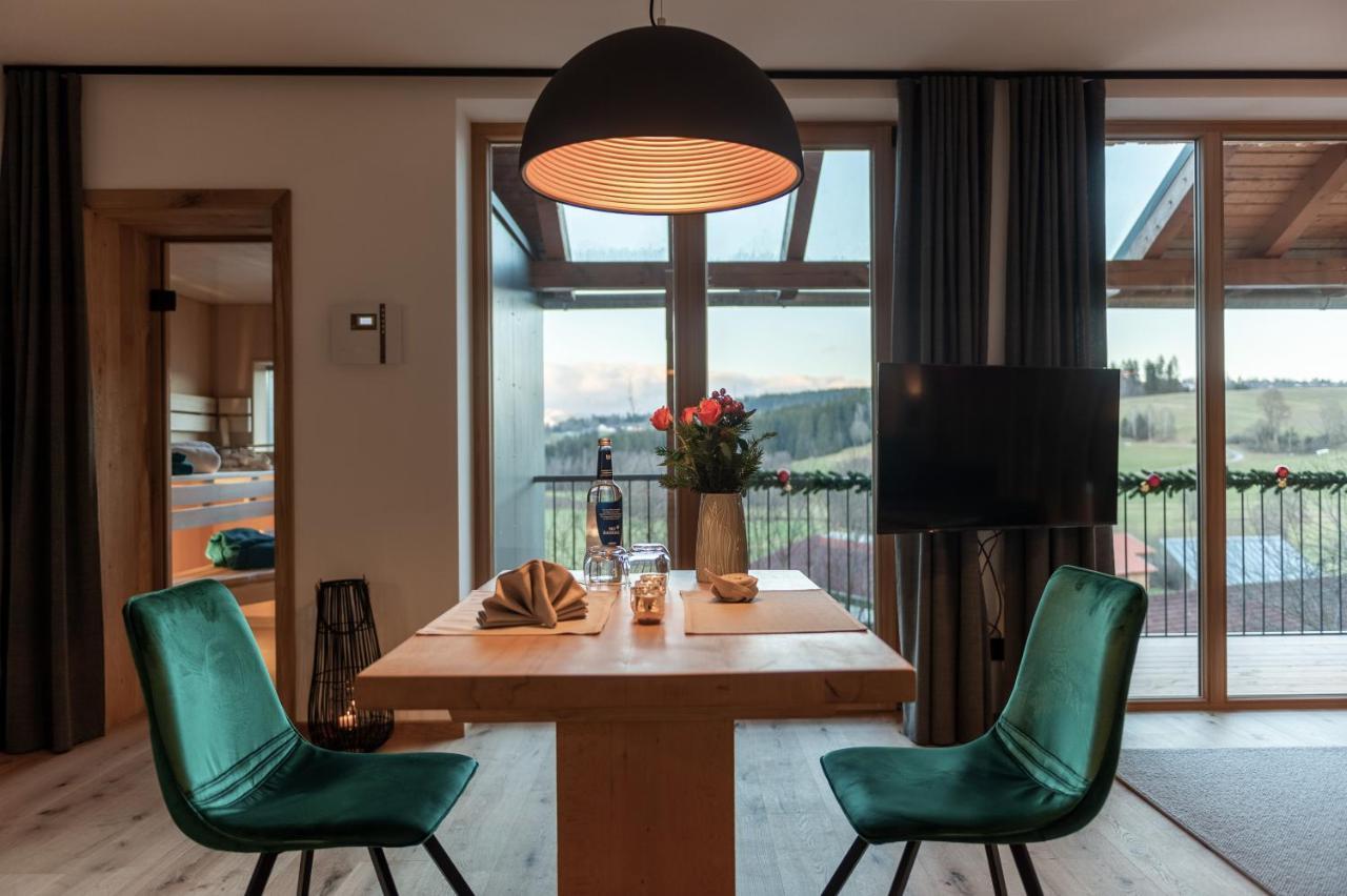 Forstgut - Premium Waldchalets Und Lodge Suiten Regen Luaran gambar