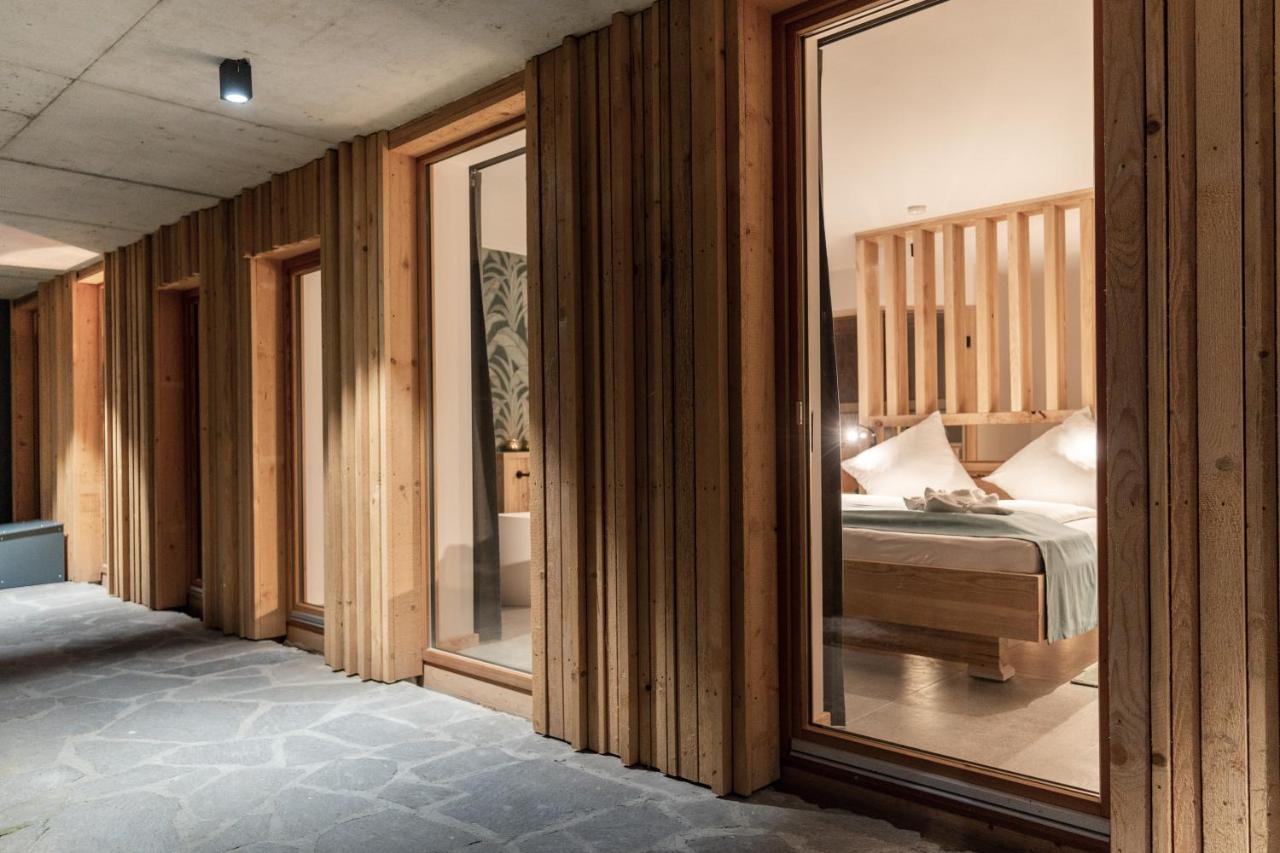 Forstgut - Premium Waldchalets Und Lodge Suiten Regen Luaran gambar