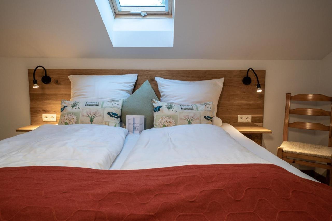 Forstgut - Premium Waldchalets Und Lodge Suiten Regen Luaran gambar