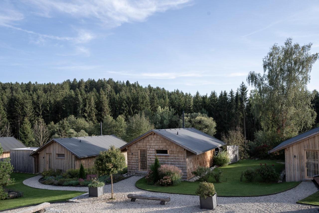 Forstgut - Premium Waldchalets Und Lodge Suiten Regen Luaran gambar
